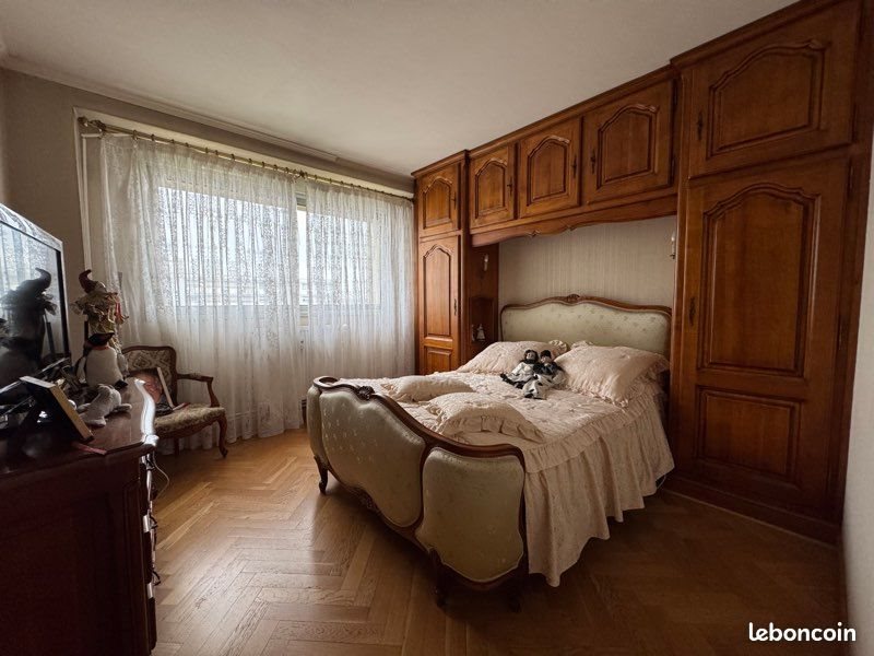 Appartement à louer, 84m², Vénissieux