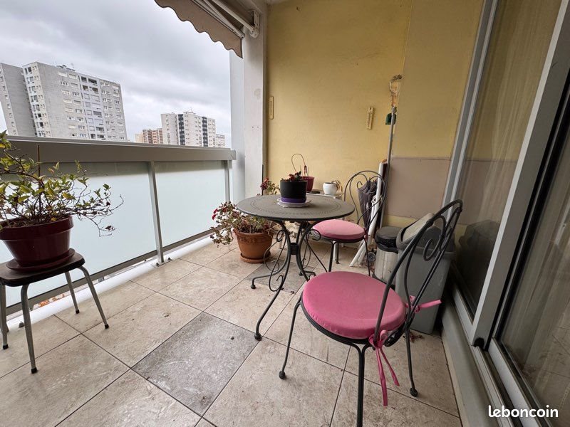 Appartement à louer, 84m², Vénissieux