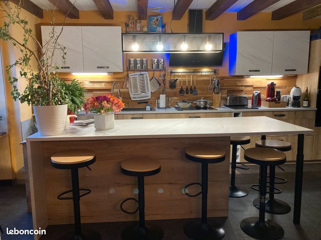 Maison à vendre, 140m², Saint-Berthevin-la-Tannière