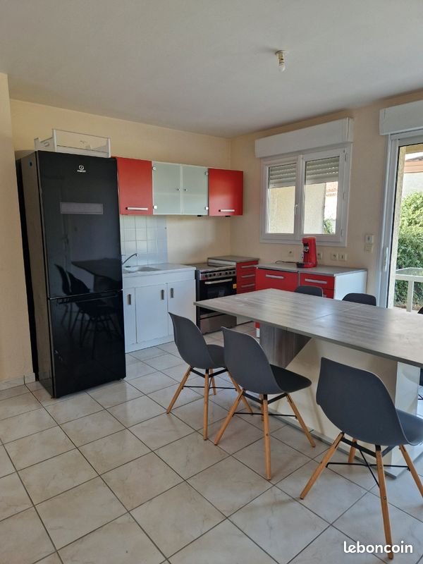 Appartement à louer, 70m², Roussillon