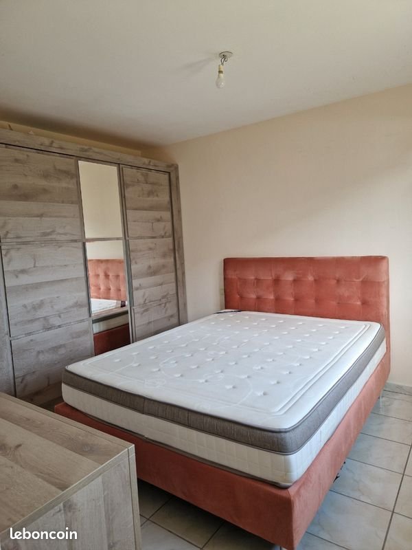 Appartement à louer, 70m², Roussillon