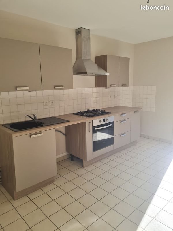 Appartement à louer, 55m², Bourg-Argental