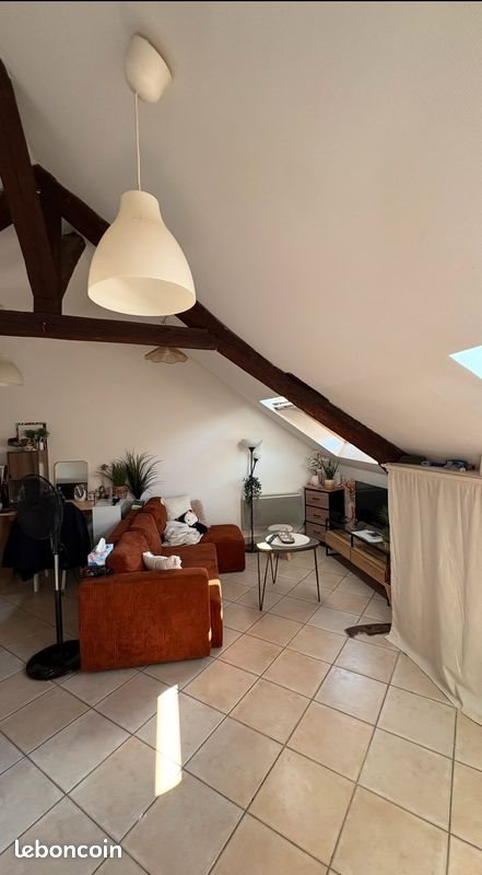 Appartement à louer, 28m², Saint-Etienne-de-Montluc