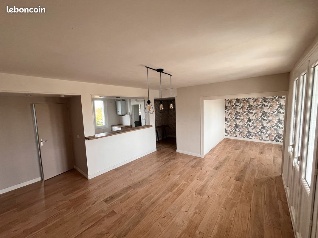 Appartement à louer, 74m², Rochefort