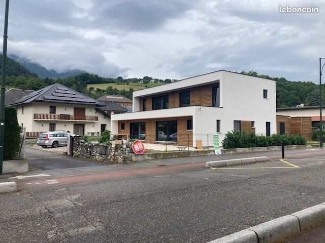 Appartement à louer, 104m², Albertville