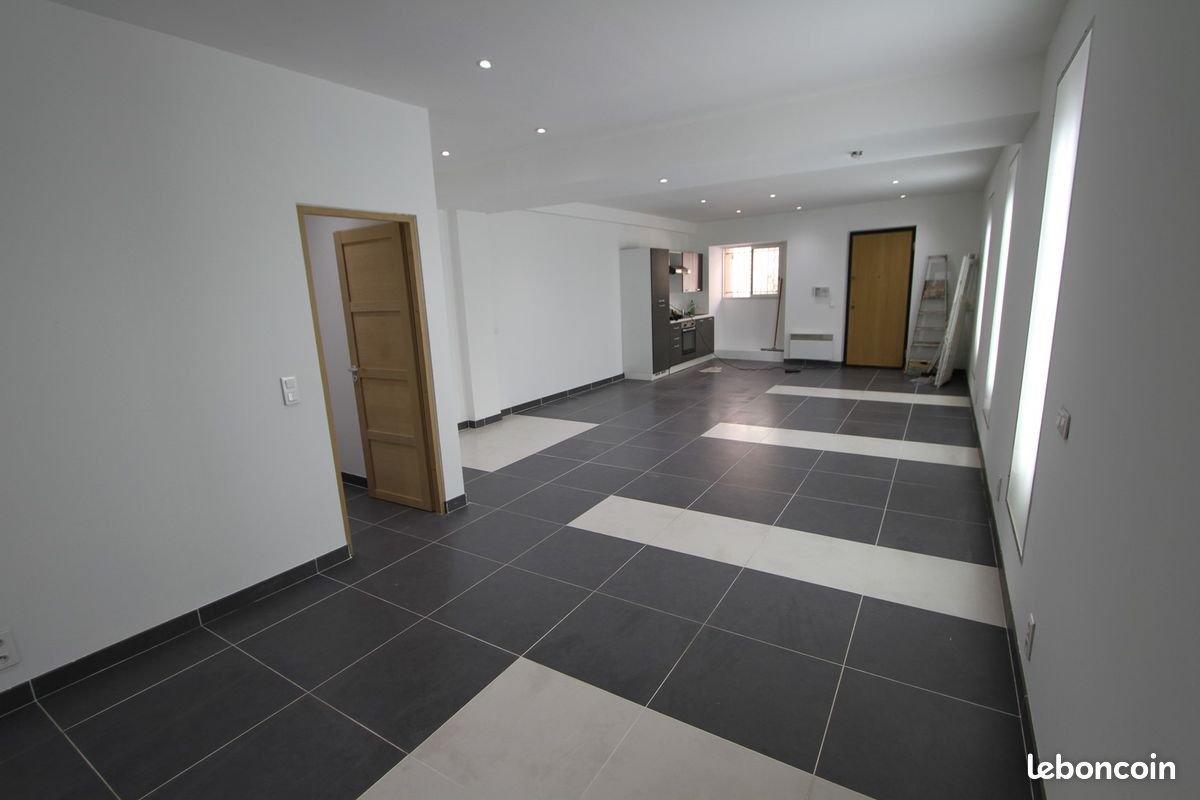 Appartement à louer, 55m², Aubagne