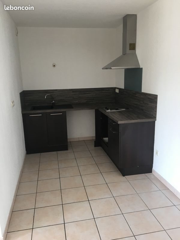 Appartement à louer, 43m², Miramas