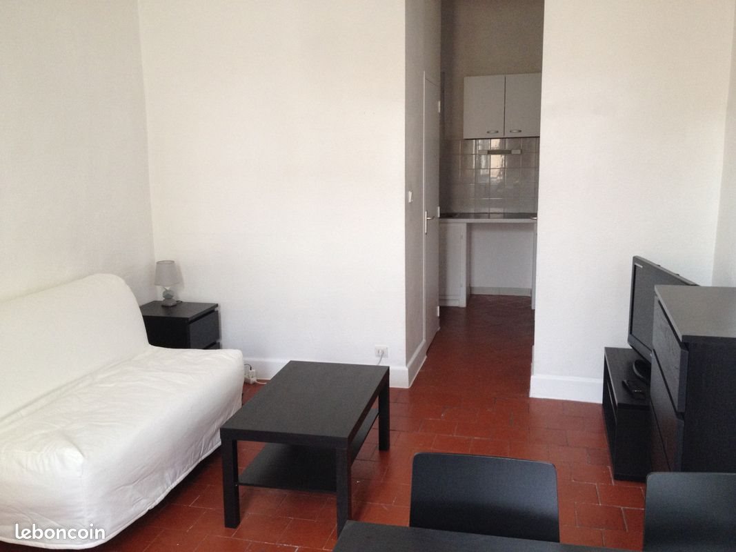 Appartement à louer, 27m², Nîmes