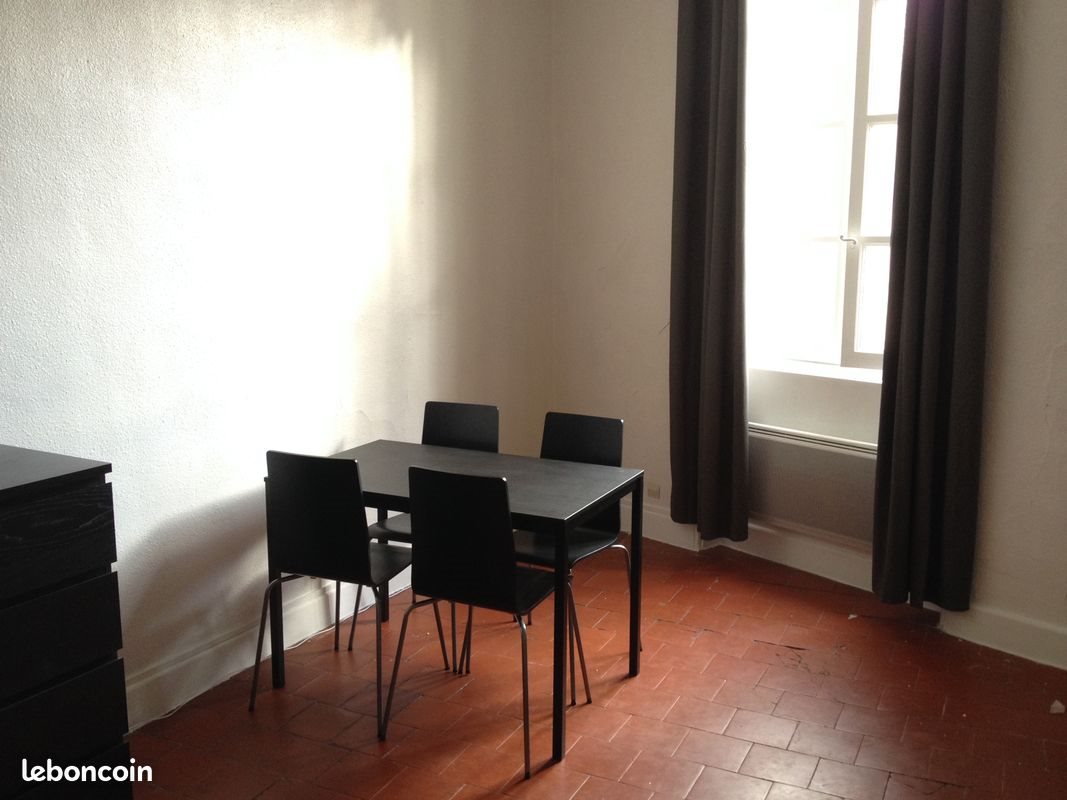 Appartement à louer, 27m², Nîmes