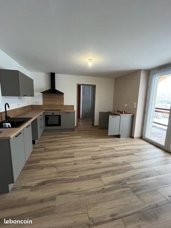 Appartement à louer, 60m², Chaux-des-Crotenay