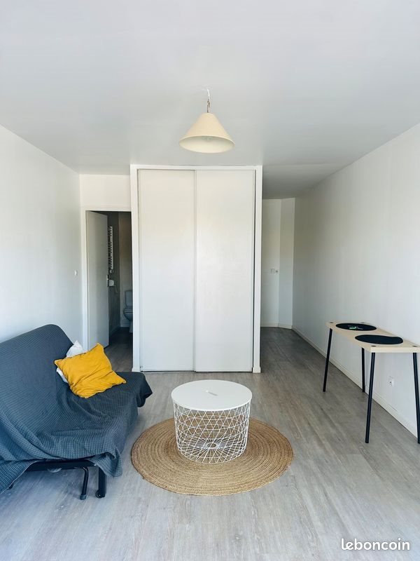 Appartement à louer, 25m², Niort