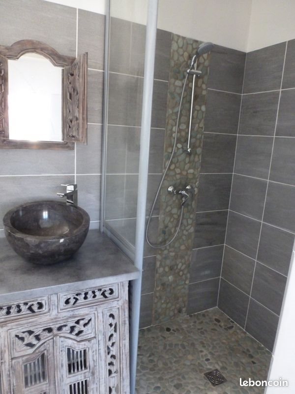 Maison à louer, 40m², Saint-Julien-de-Peyrolas