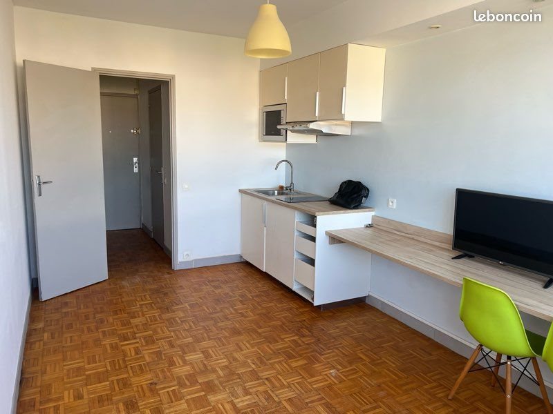 Appartement à louer, 21m², Marseille 8ème