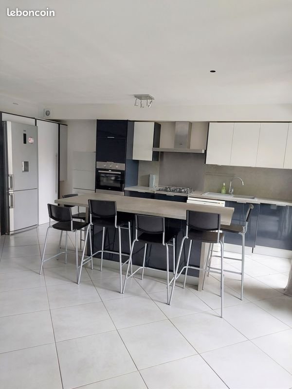 Appartement à louer, 70m², Combs-la-Ville