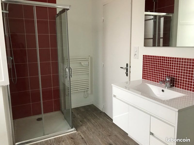 Appartement à louer, 70m², Bais