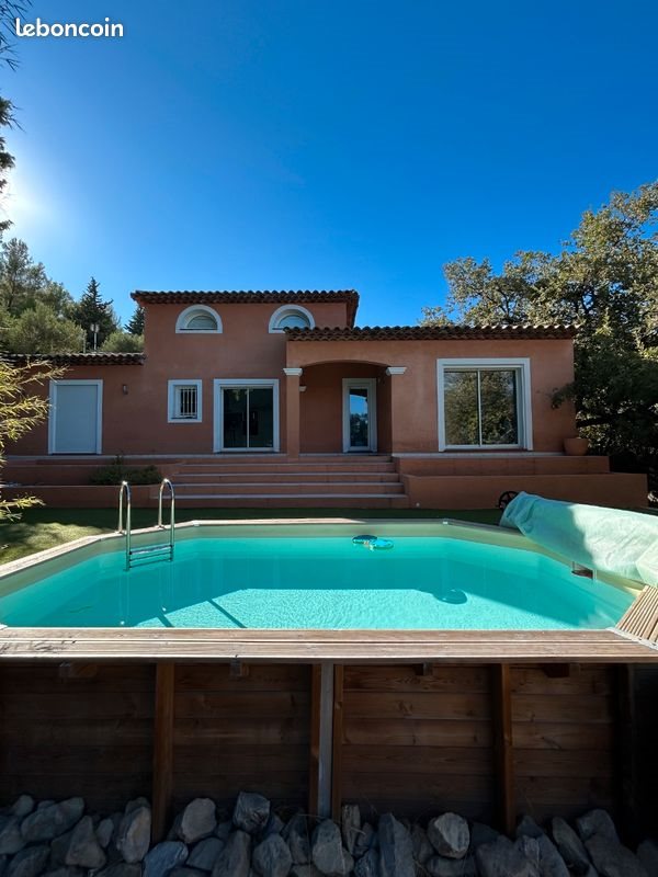 Maison à louer, 150m², Solliès-Pont