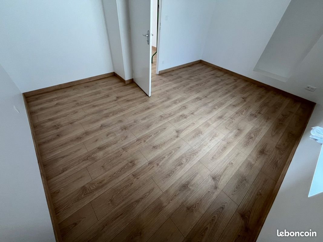 Appartement à louer, 46m², Descartes