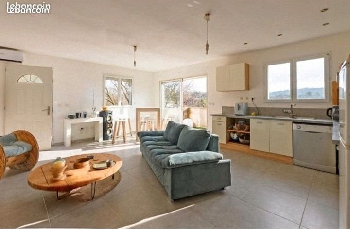 Maison à louer, 84m², Montpezat