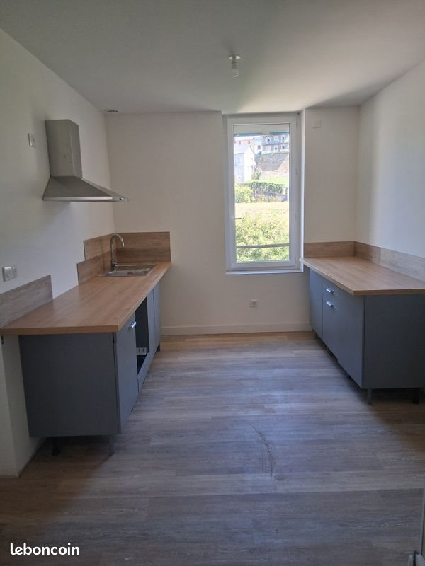 Appartement à louer, 66m², Uzerche