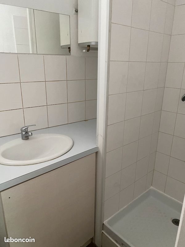 Appartement à louer, 29m², Marseille 6ème