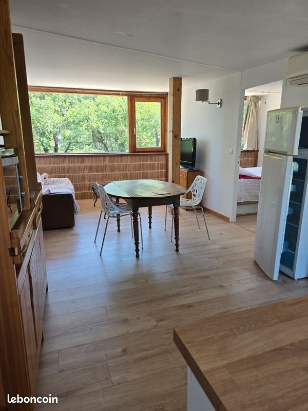 Appartement à louer, 45m², Le Tholonet