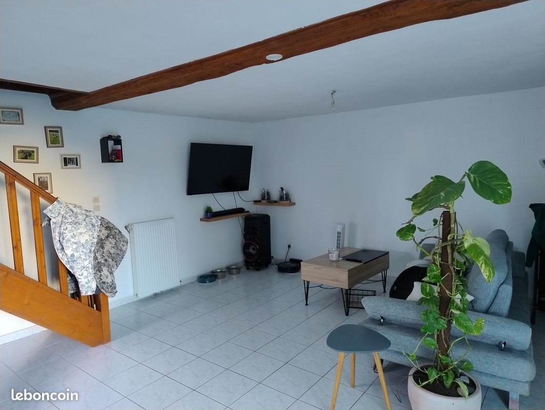 Maison à louer, 80m², Saint-Léger-de-Montbrun