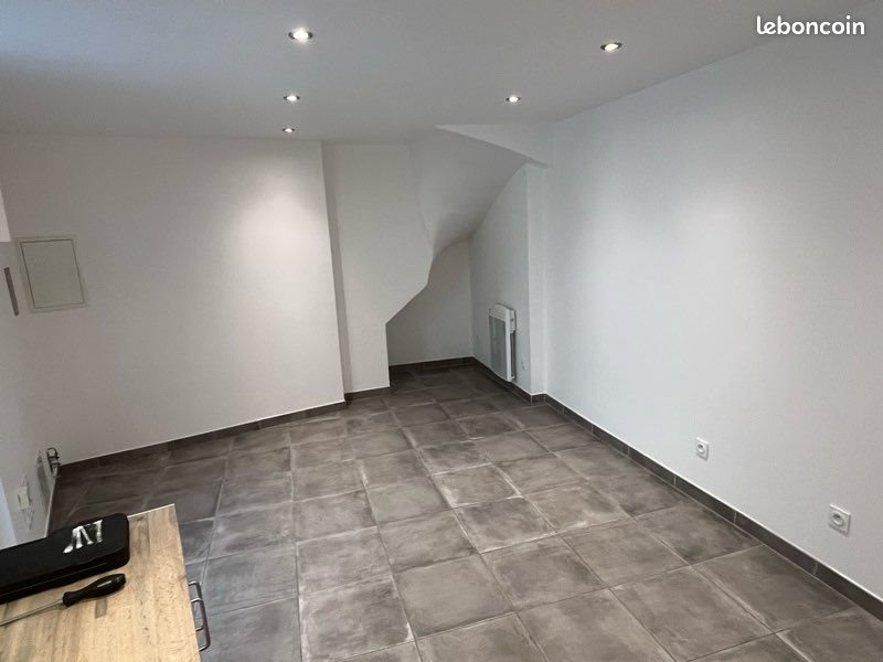 Appartement à louer, 18m², Laurens