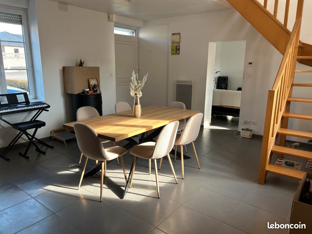 Maison à louer, 130m², Delettes