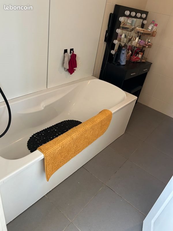 Maison à louer, 130m², Delettes