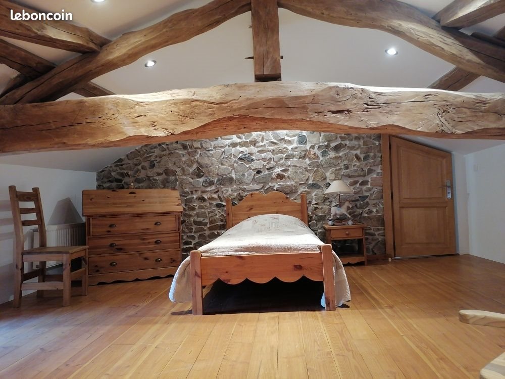 Maison à louer, 139m², Poule-les-Echarmeaux