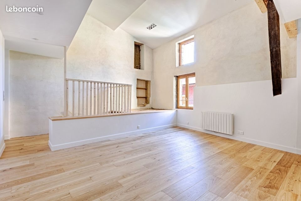 Appartement à louer, 93m², Millery