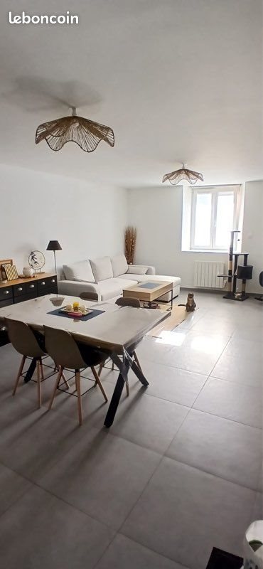 Appartement à louer, 61m², Pulligny