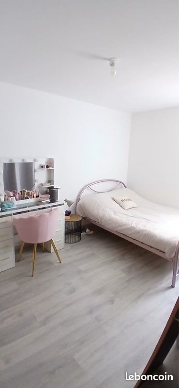 Appartement à louer, 61m², Pulligny