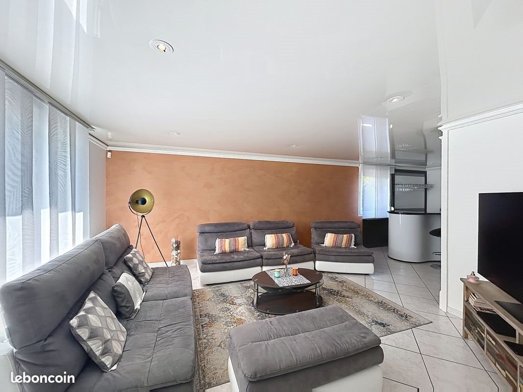 Maison à vendre, 264m², La Rivière-de-Corps