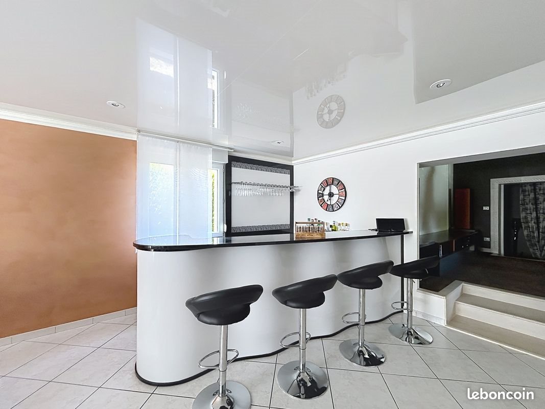 Maison à vendre, 264m², La Rivière-de-Corps