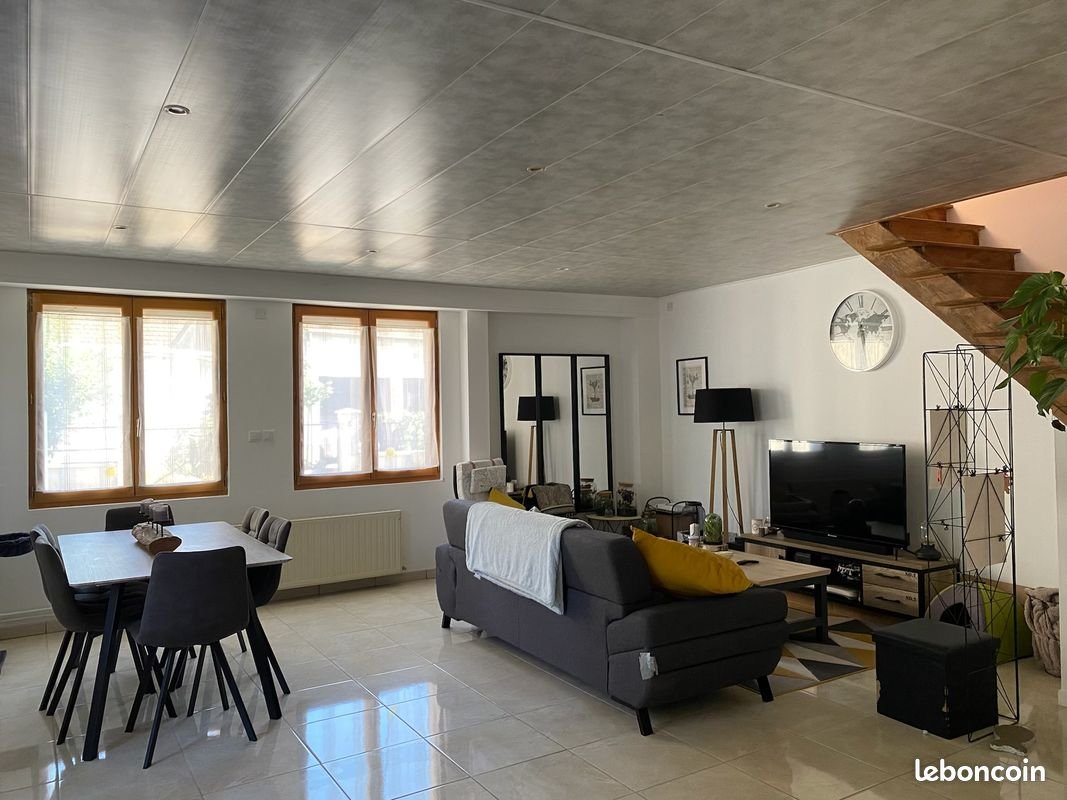 Maison à louer, 87m², Foëcy