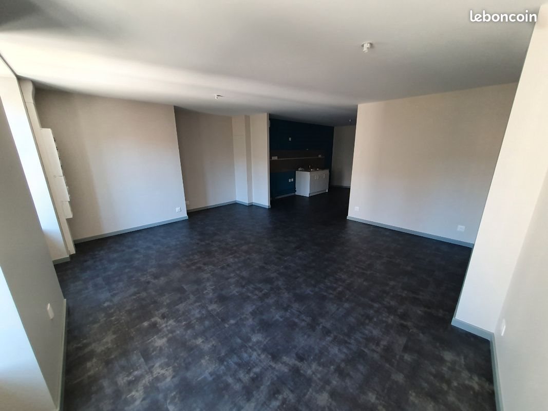 Appartement à louer, 82m², Saint-Bonnet-le-Château