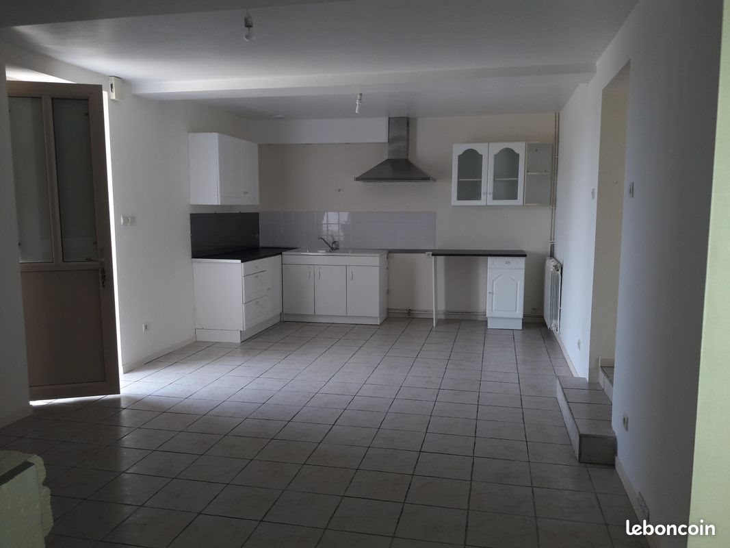 Maison à louer, 80m², Saint-Laurent-du-Mottay