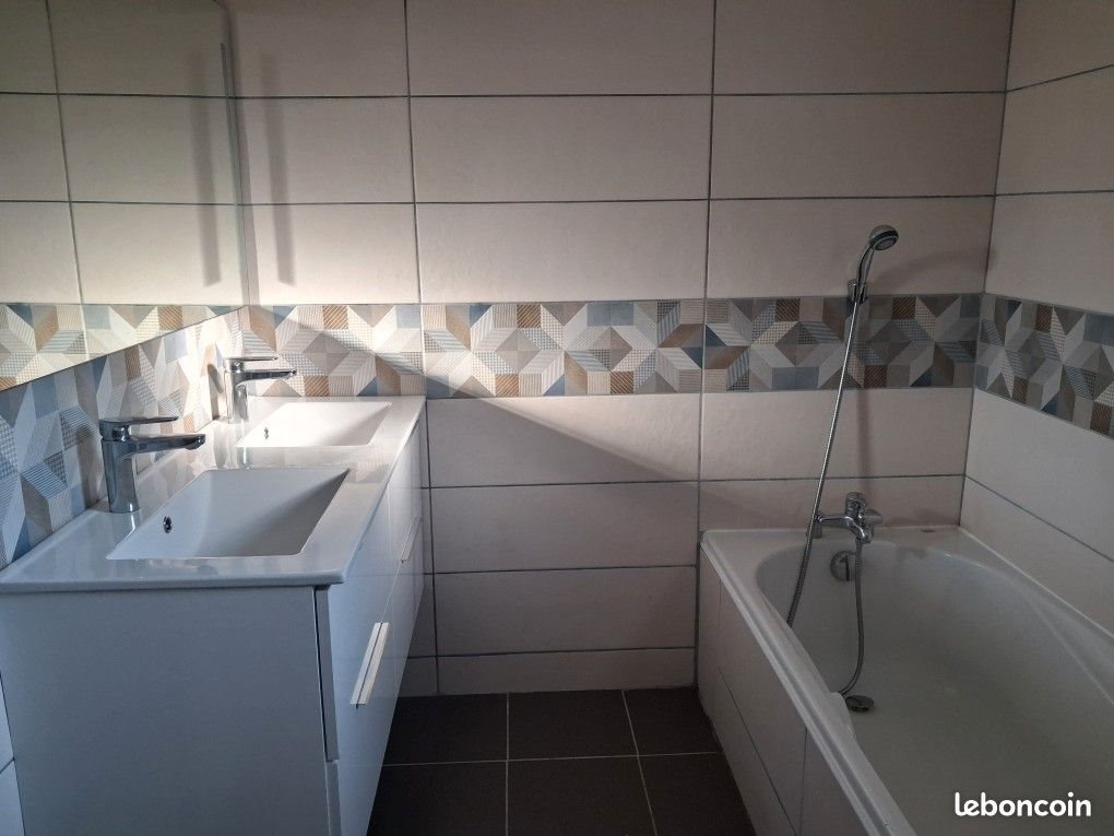 Maison à louer, 100m², Sainte-Foy-d'Aigrefeuille