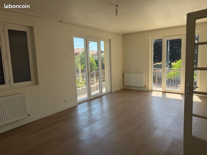 Appartement à louer, 120m², Vénissieux