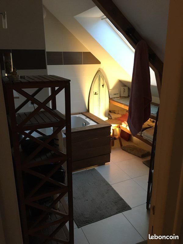 Maison à louer, 90m², Theix