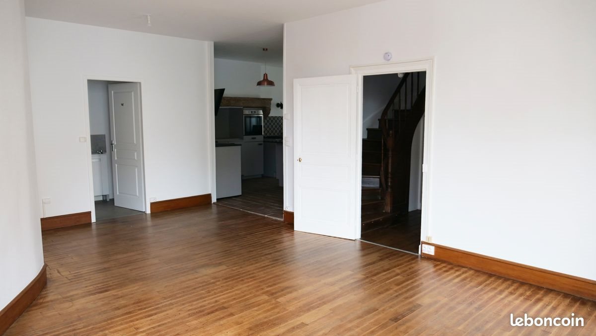Maison à louer, 151m², Piégut-Pluviers