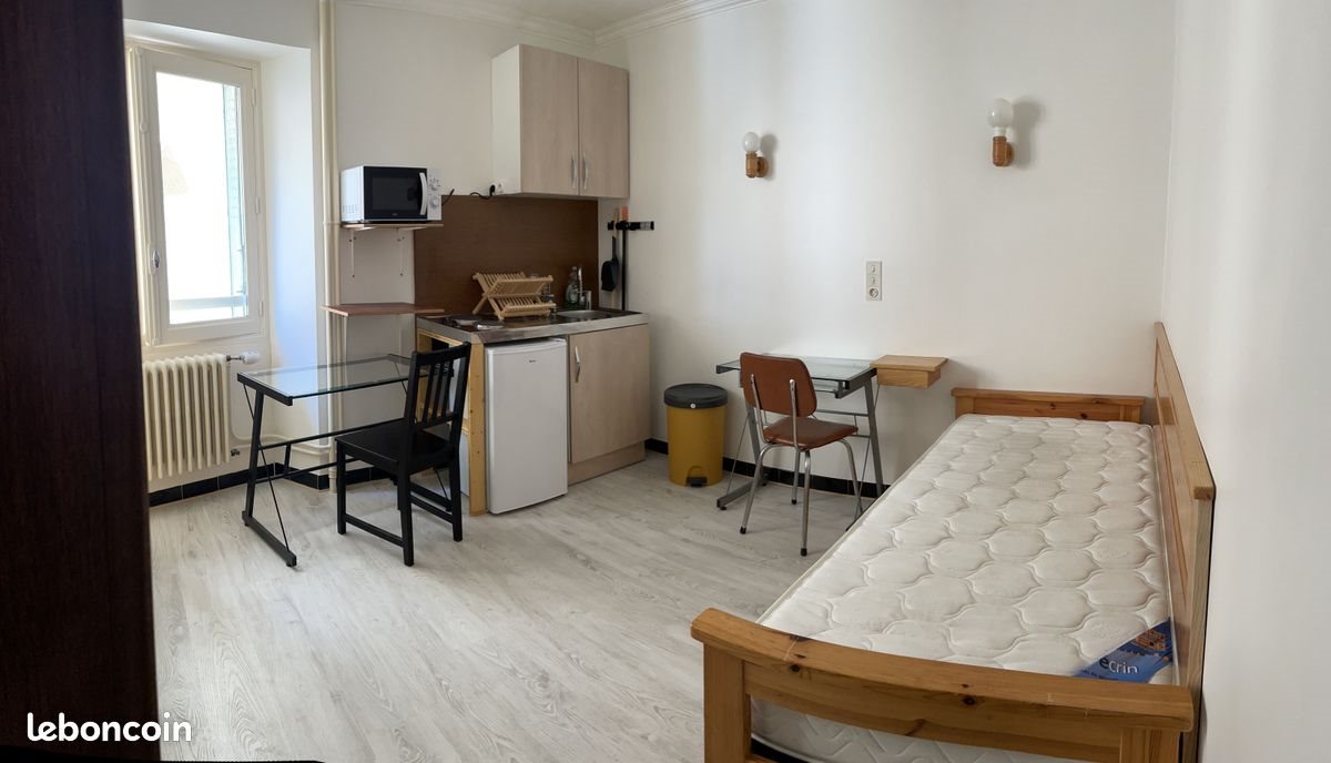 Appartement à louer, 13m², Aubenas