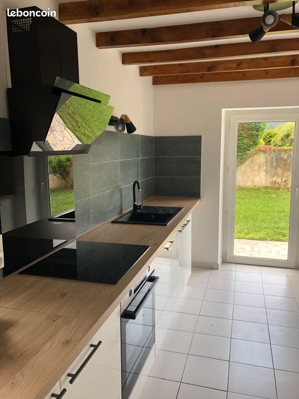 Maison à louer, 82m², Azereix