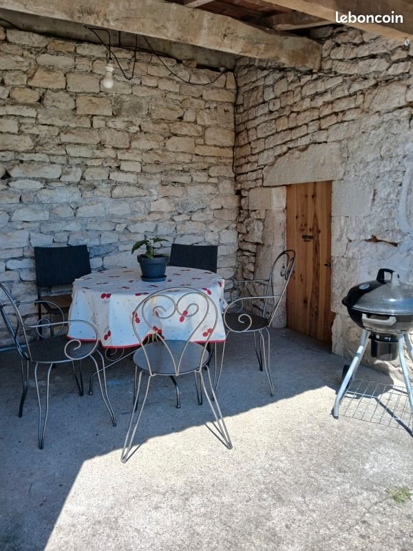 Maison à louer, 110m², Lalbenque
