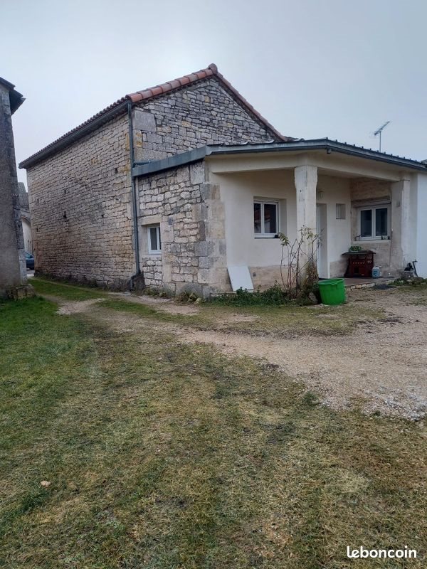 Maison à louer, 110m², Lalbenque
