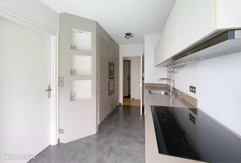 Appartement à louer, 94m², Marseille 8ème