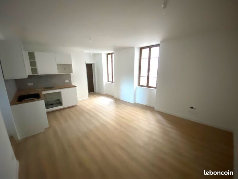Appartement à louer, 38m², Eyguières