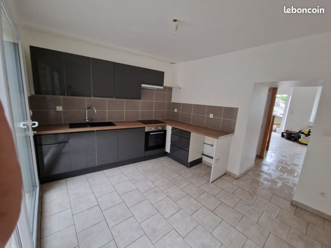 Maison à louer, 70m², Belle-Isle-en-Terre