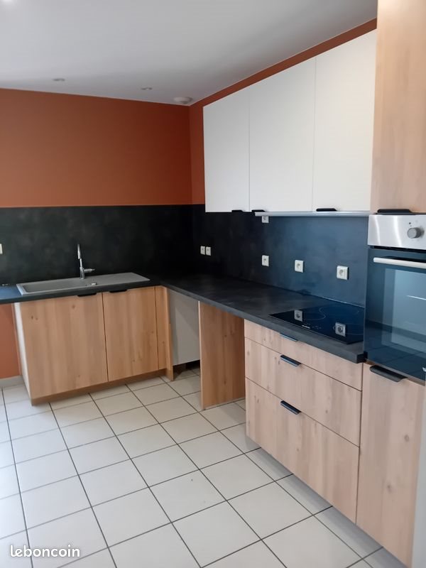 Appartement à louer, 88m², Dunières